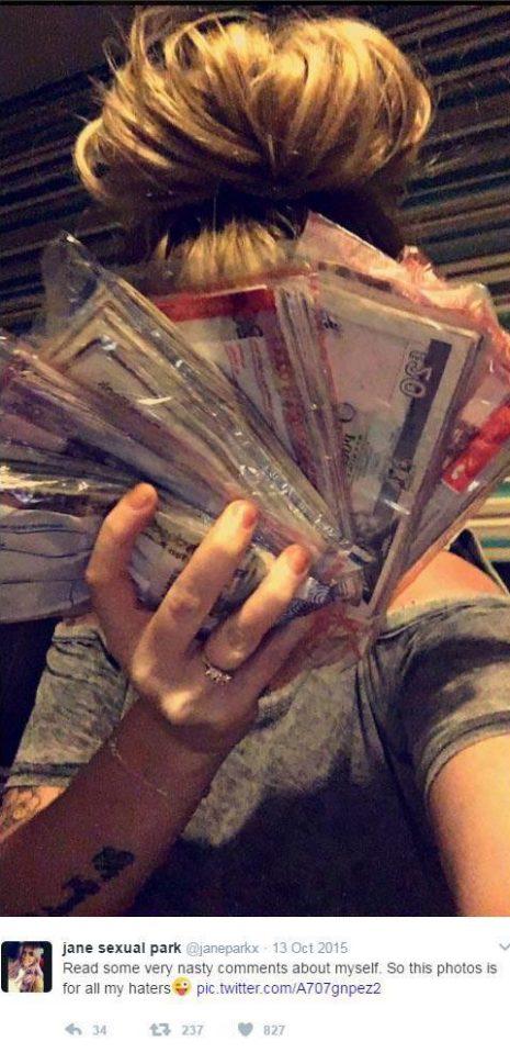 Юная победительница британской лотереи утверждает, что выигрыш сломал ей жизнь