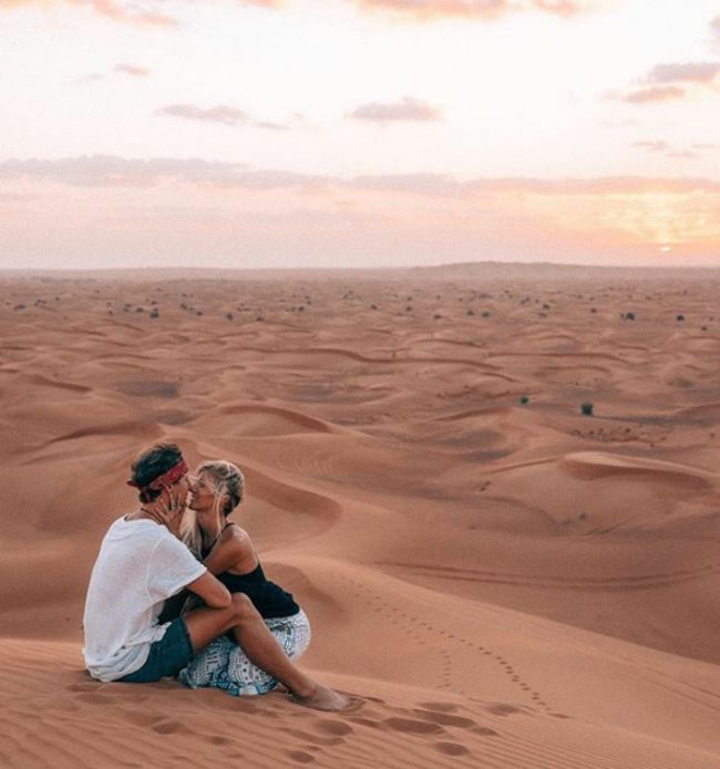 Пара звезд Instagram, зарабатывающая на жизнь путешествиями 