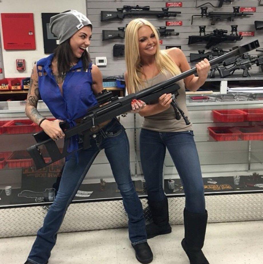 Девушки с большими пушками опровергают стереотипы