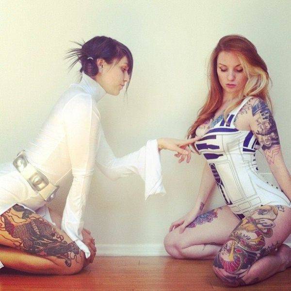 Симпатичные девушки с татуировками