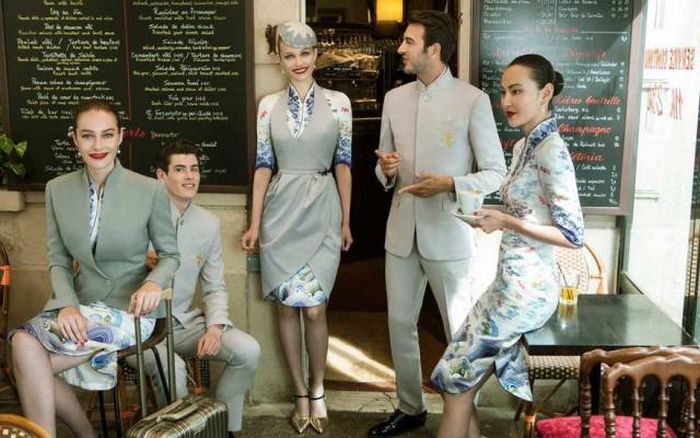 Авиакомпания Hainan Airlines одела сотрудников в модную форму 