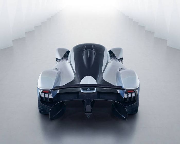Aston Martin представил серийную версию гиперкара Valkyrie