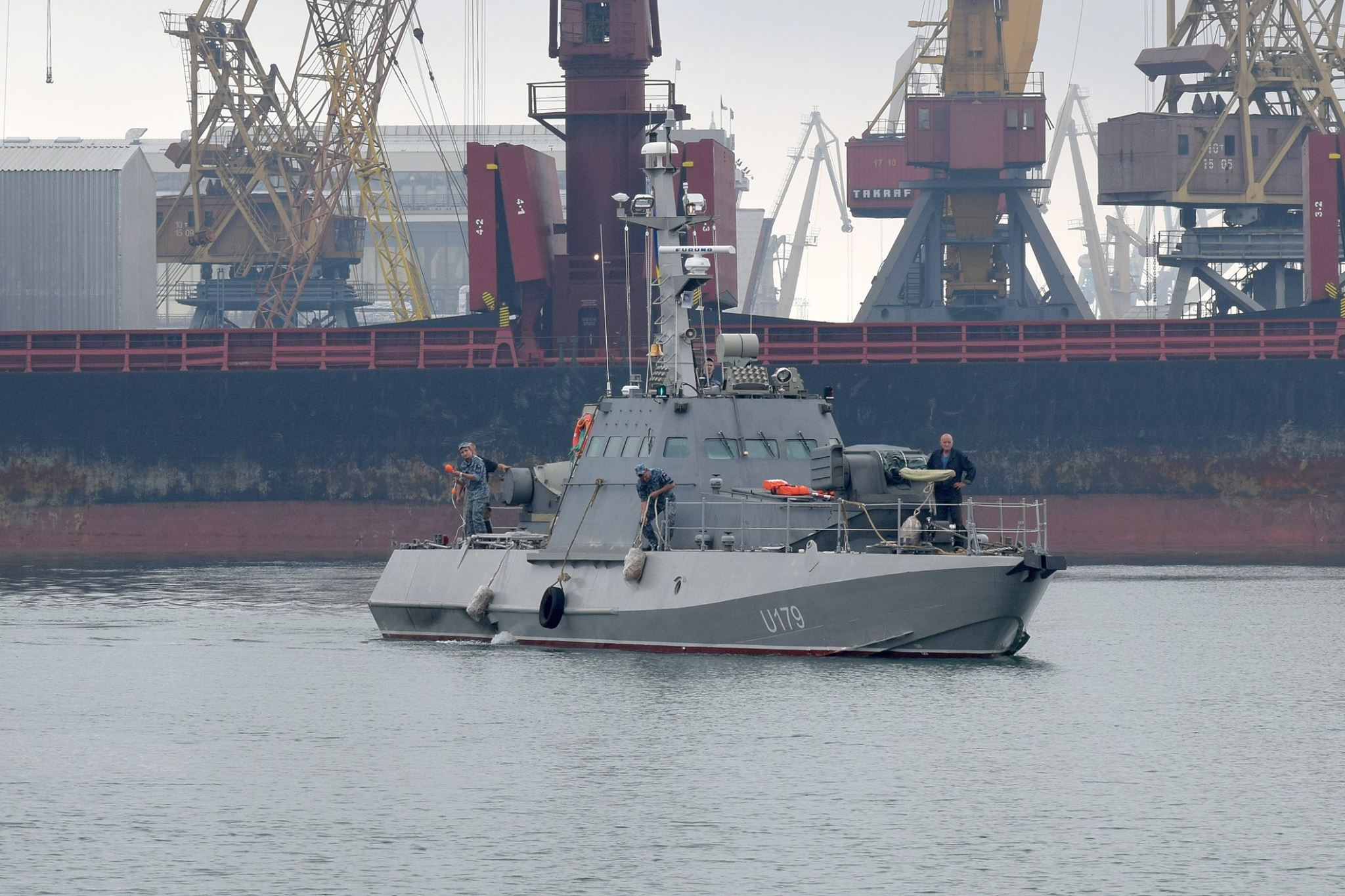 В Одессу прибыли еще два украинских малых бронированных артиллерийских катера проекта 58155