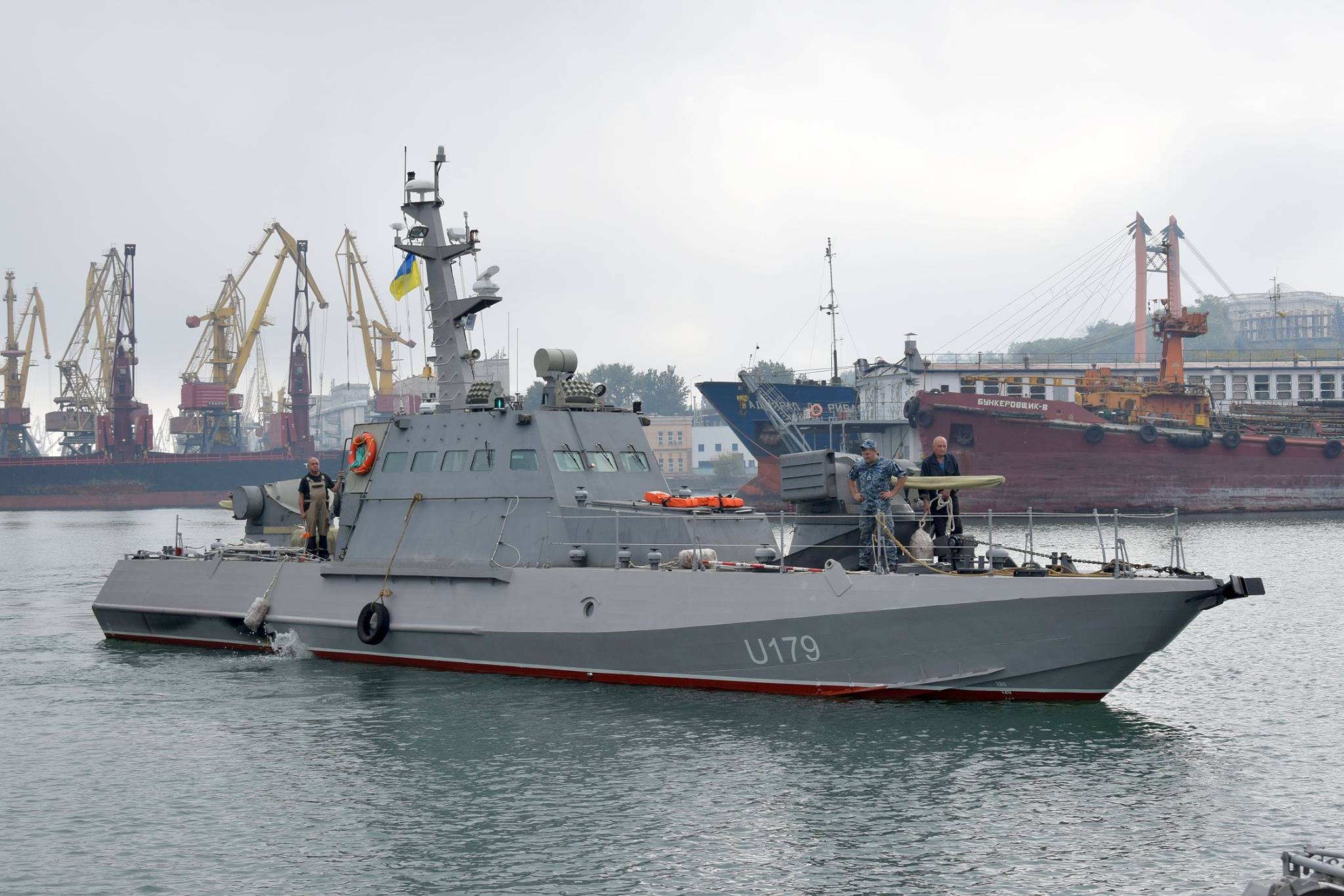 В Одессу прибыли еще два украинских малых бронированных артиллерийских катера проекта 58155