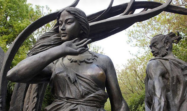 10 статуй, которые люди любят трогать за интимные места