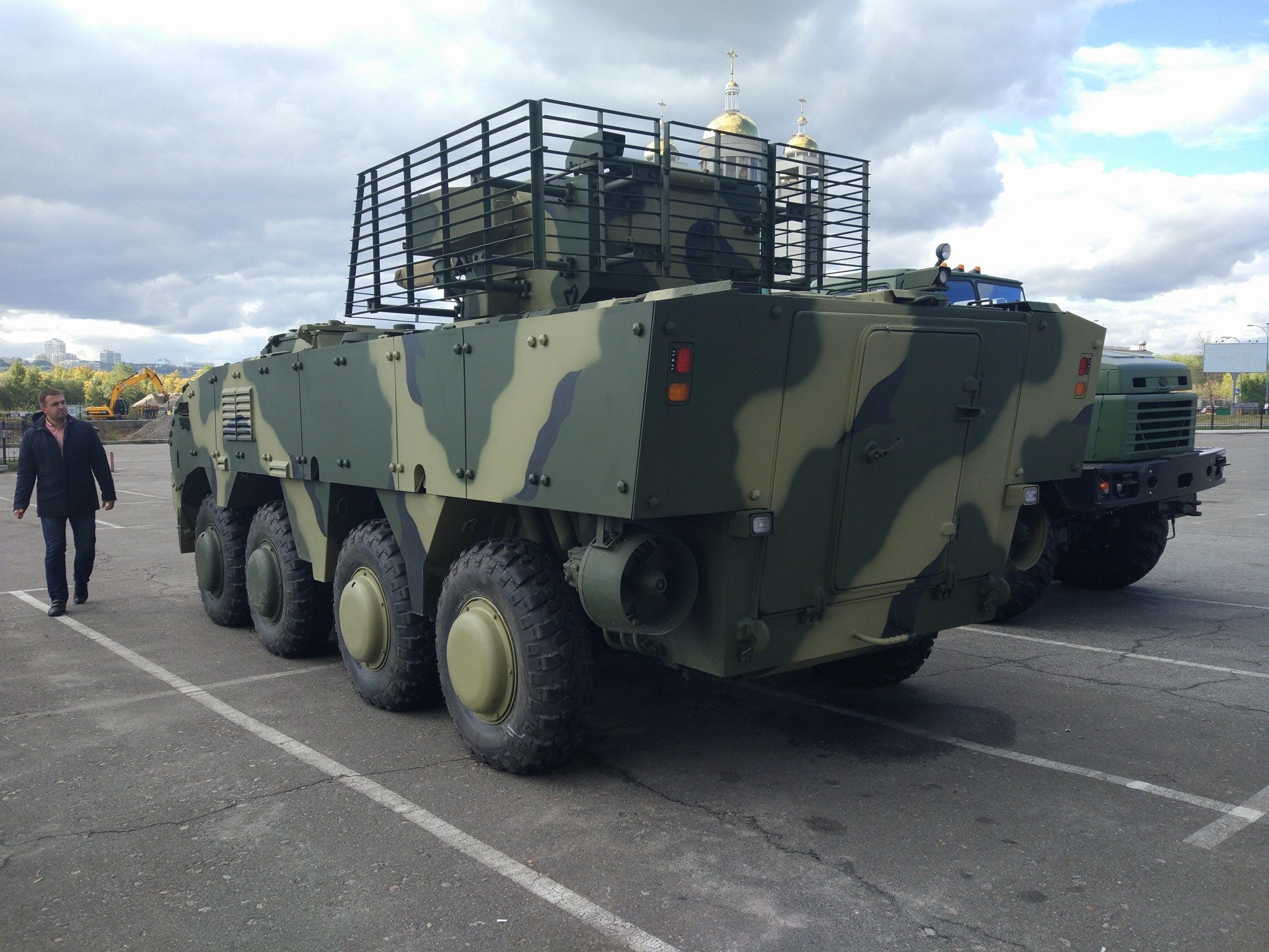 Новый вариант украинского бронетранспортера БТР-4