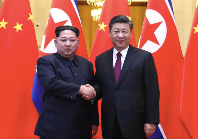 Ким Чен Ын впервые за время правления покинул КНДР ради встречи с китайским лидером Си Цзиньпином