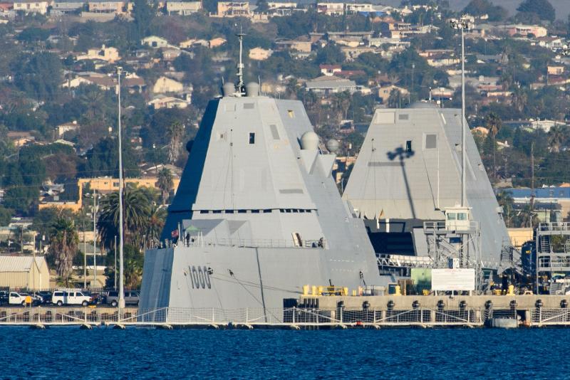 Zumvalt на военно-морской базе Сан-Диего ВМС США