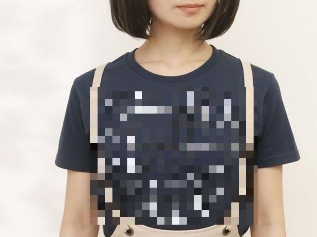 Японцы придумали футболку с оптической иллюзией, увеличивающей женскую грудь