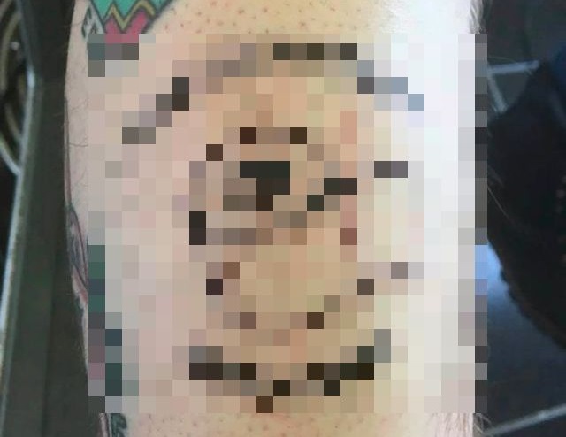 Кульминация безумия: люди стали посвящать коронавирусу татуировки