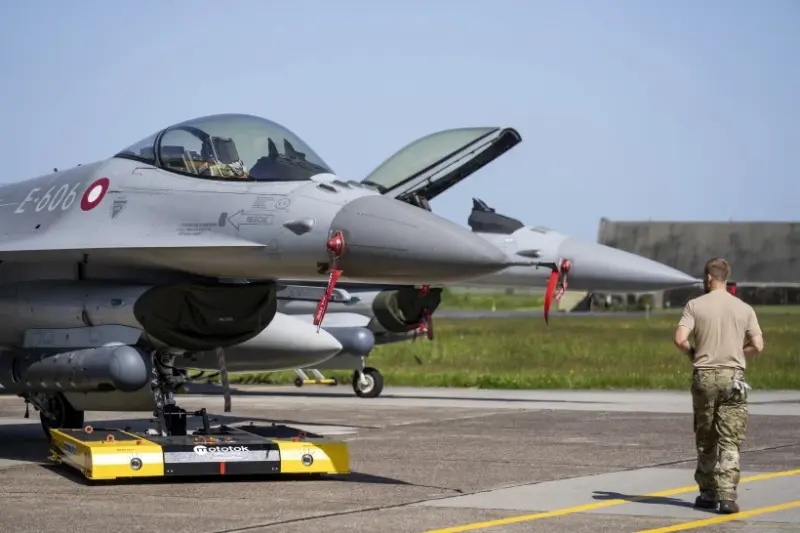 Дания начала подготовку украинских лётчиков на истребители F-16