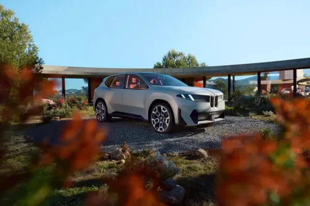 BMW представила концепт Vision Neue Klasse X