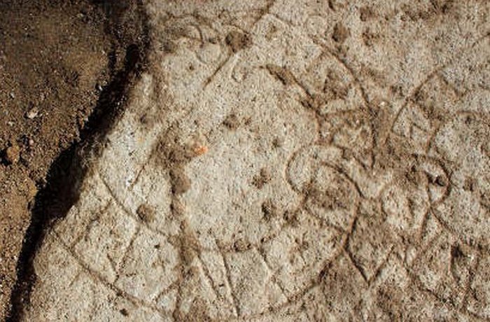 10 древних рунических памятников, которые и сегодня ставят учёных в тупик