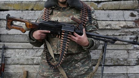 На границе Армении и Азербайджана начались боестолкновения