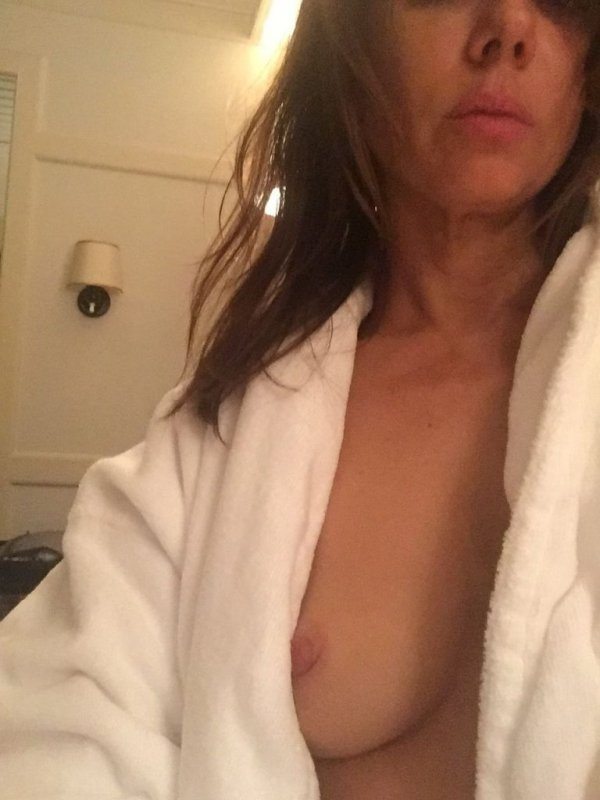 Хакеры опубликовали интимные фотографии известной актрисы Наташи Леггеро 18+