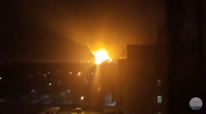 В Казани горит пороховой завод