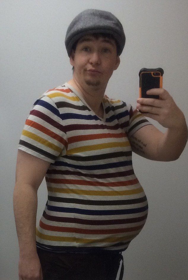 Трансгендерный мужик родил ребенка вместо жены