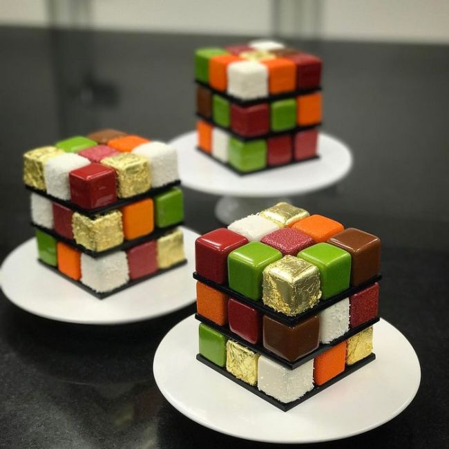 Торты в форме кубика Рубика от Седрика Гроле