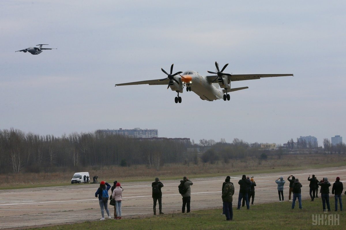 Первый полет самолета Ан-132D
