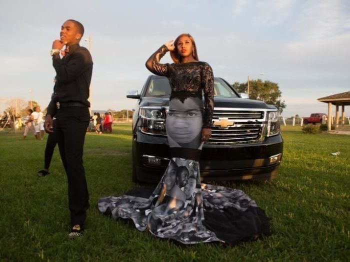 Американка надела на выпускной платье с лицами афроамериканцев, застреленных полицией