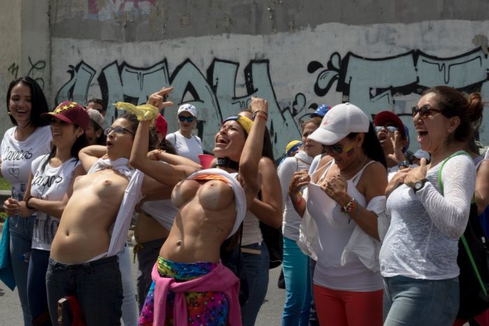 Как протестуют жительницы Венесуэлы
