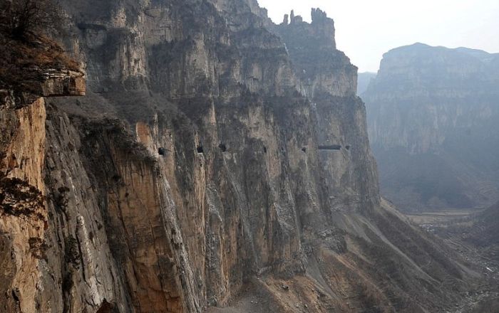 Китайская горная дорога, которую строили на протяжении 50 лет 
