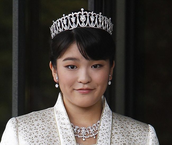 Принцесса Японии Мако Акисино выйдет замуж за простолюдина и лишится всех титулов