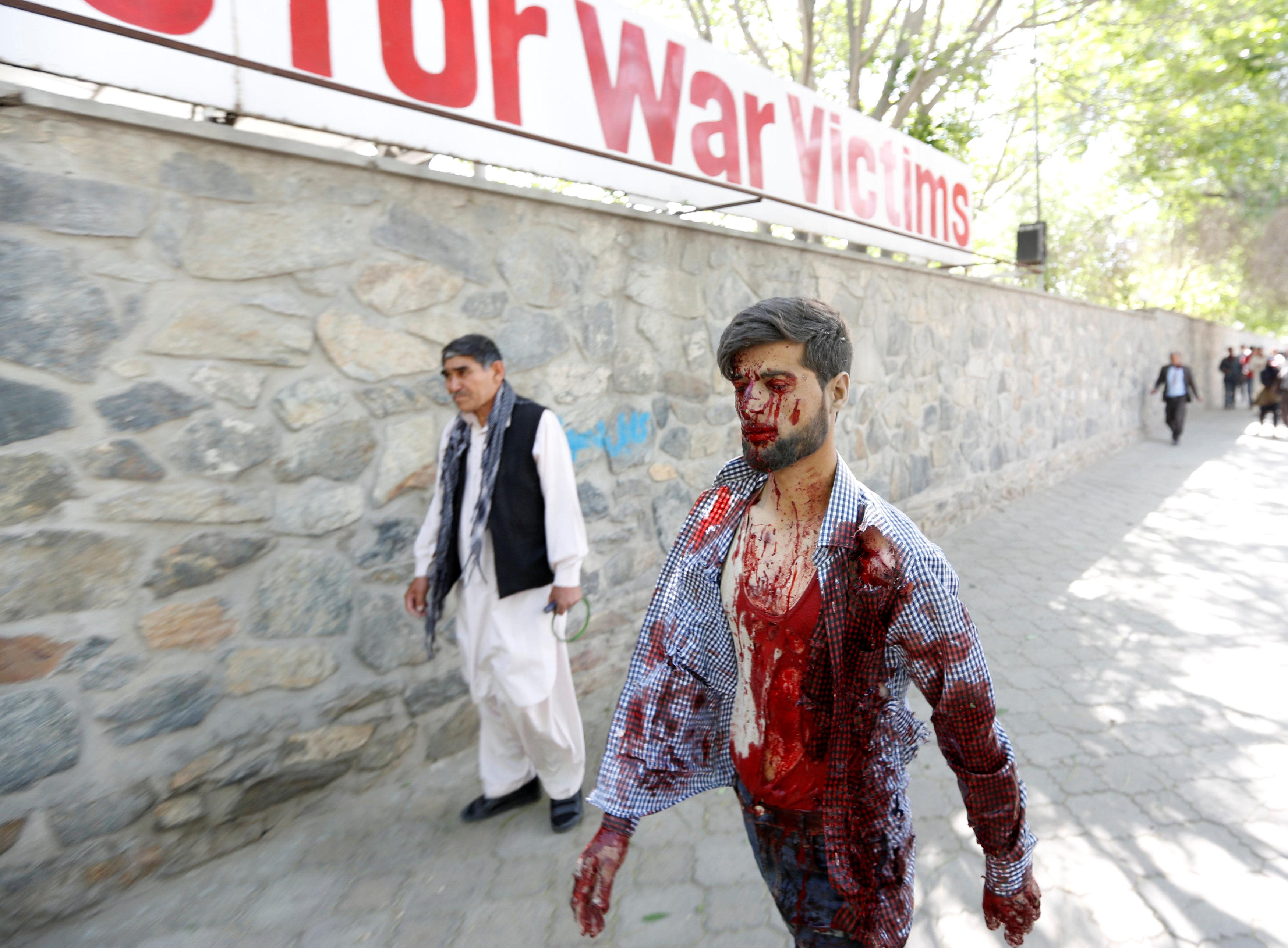 Взрыв у посольств в Кабуле: погибли не менее 80 человек, более 350 ранены