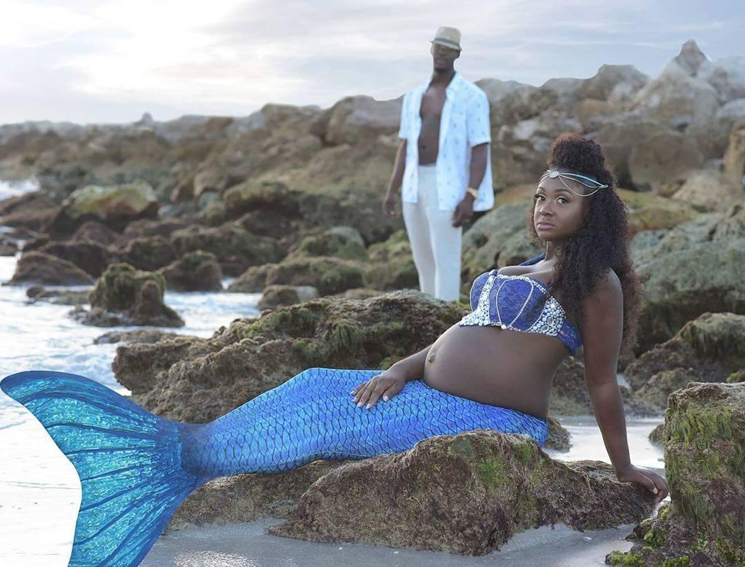 Новая мода у будущих мам: фотосессия в образе русалки