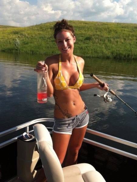Девушки и рыбалка