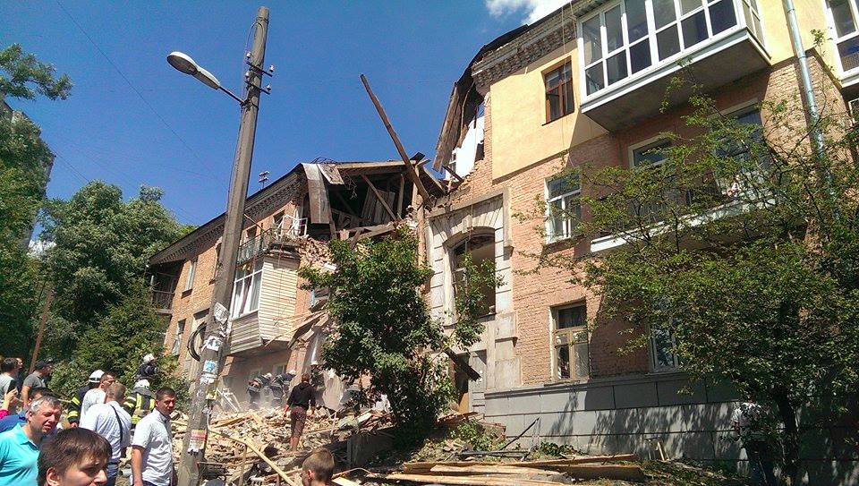 В Киеве взорвался жилой дом.