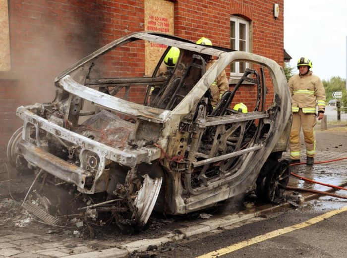 В Великобритании сгорел новый электромобиль 