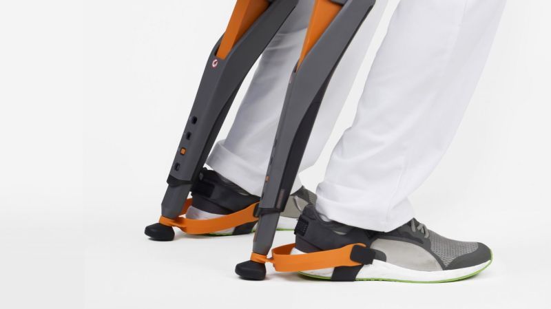 Экзоскелет-стул для людей, работающих на ногах