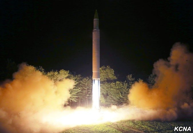 Новый запуск северокорейской межконтинентальной баллистической ракеты "Хвасон-14"