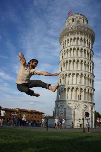 Забавные фото с Пизанской башней 