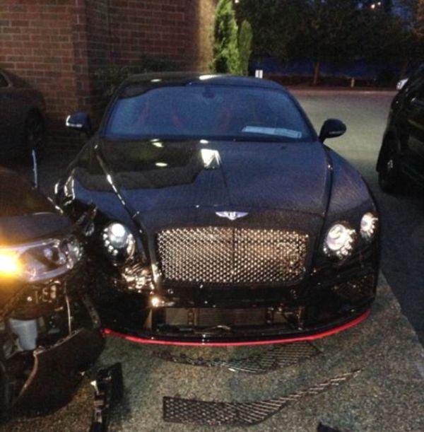 Водитель Хонда за пару секунд разбил Rolls-Royce и Bentley, теперь он должен 500000 долларов
