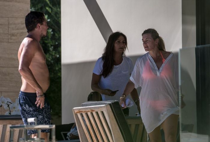 Кейт Уинслет и Леонардо Ди Каприо на отдыхе у бассейна в Сен-Тропе 
