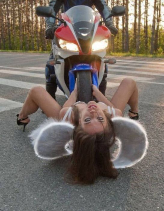 Девушки и мотоциклы