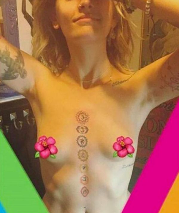 Дочь Майкла Джексон Пэрис показала новую татуировку на груди