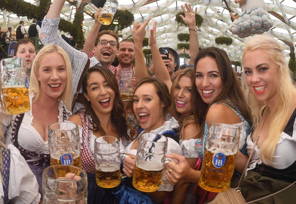 Фестиваль пива Октоберфест стартовал в Мюнхене