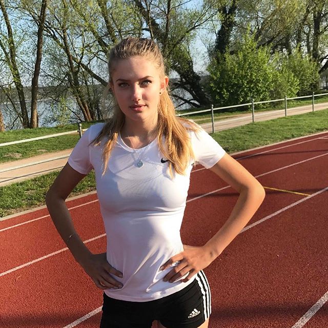СМИ назвали юную бегунью Алисию Шмидт «самой сексуальной атлеткой в мире»