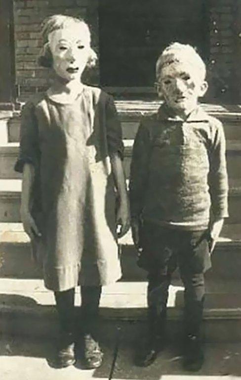 Самые страшные костюмы на Хэллоуин из прошлого