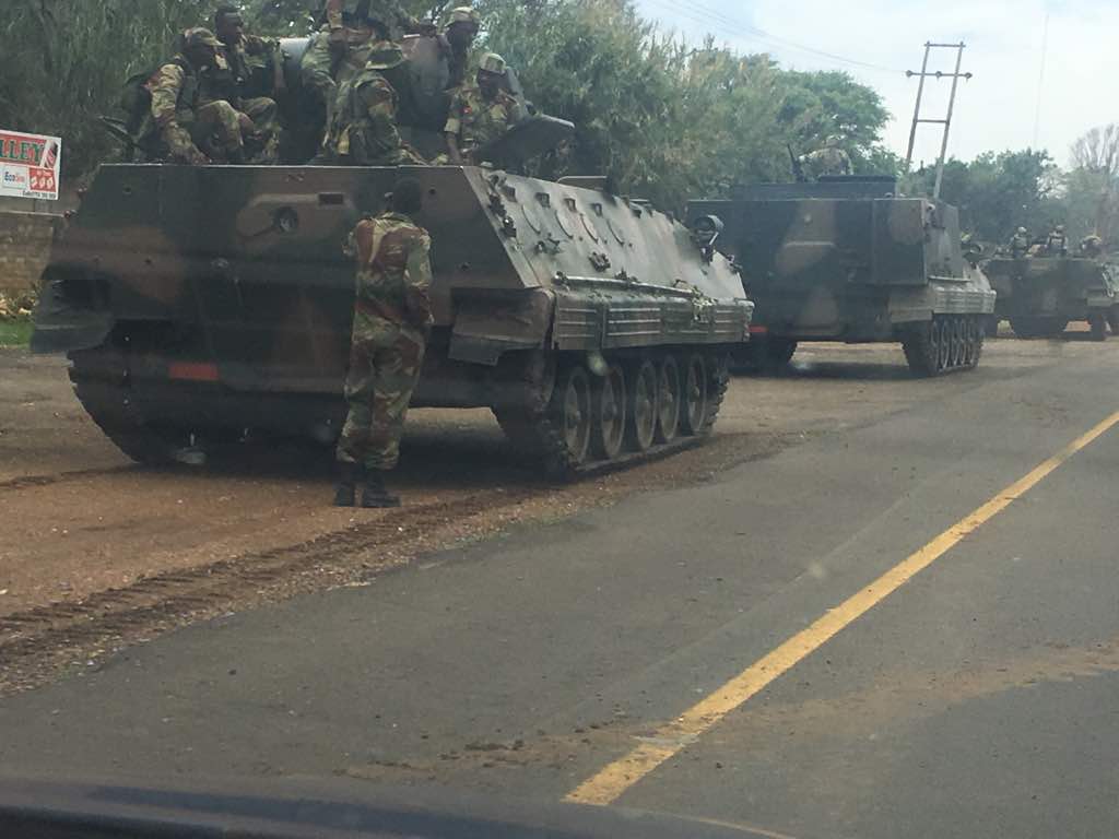 В столицу Зимбабве Харере вошла армия.