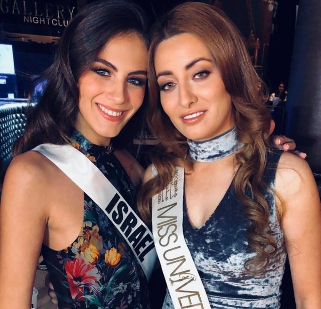 Представительница Ирака на конкурсе «Мисс Вселенная» увезла семью в США после публикации селфи с мисс Израиль