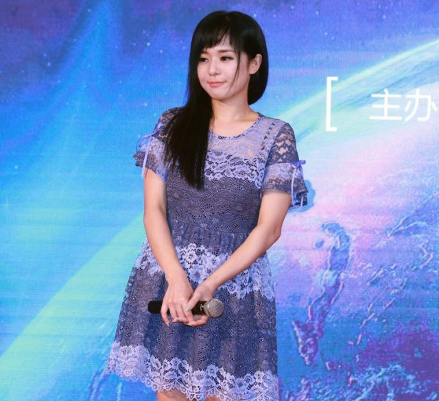 Популярная в Азии порнозвезда Сора Аои объявила о помолвке