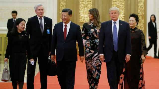 СМИ: спецслужбы Китая и США устроили потасовку из-за ядерного чемоданчика Трампа в Пекине