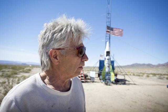Американец, верящий в плоскую Землю, совершил полет на самодельной ракете