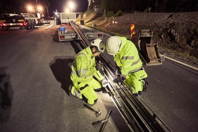 В Швеции открыли первую электрофицированную дорогу для зарядки электромобилей
