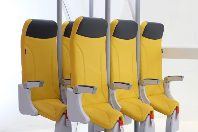 Итальянцы разработали стоячие кресла для самолетов
