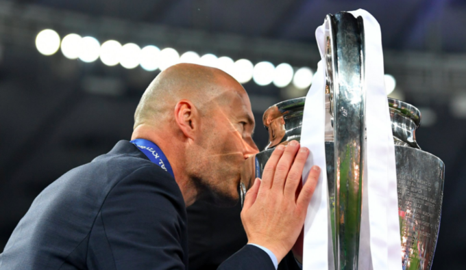 Зидан объявил об уходе из «Реал Мадрида» после трёх подряд побед в Лиге Чемпионов